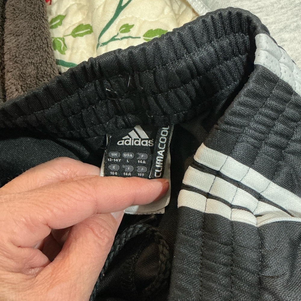 🤎 Adidas Black and White Pants - Youth Large - Picture 6 of 8